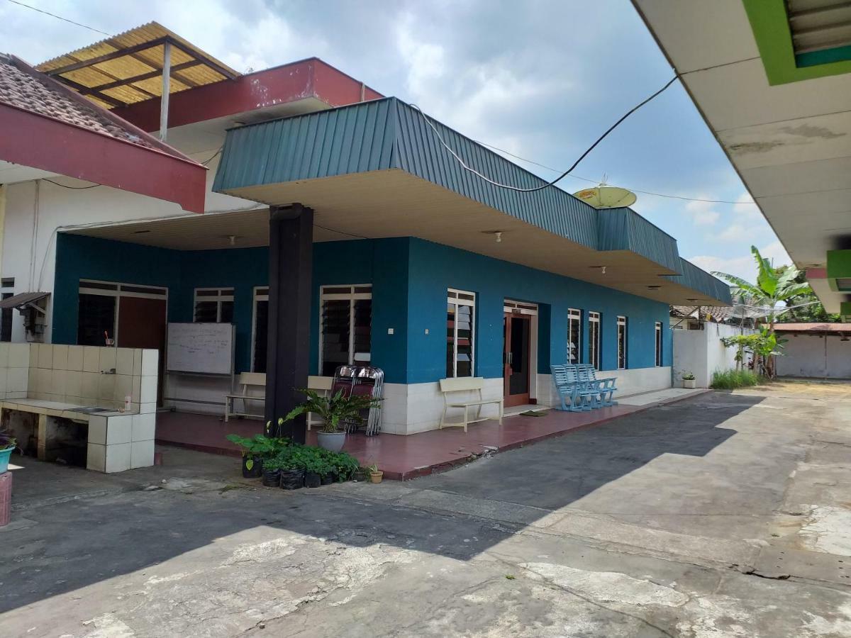 Hotel Wisma Gaya Ambarawa Zewnętrze zdjęcie